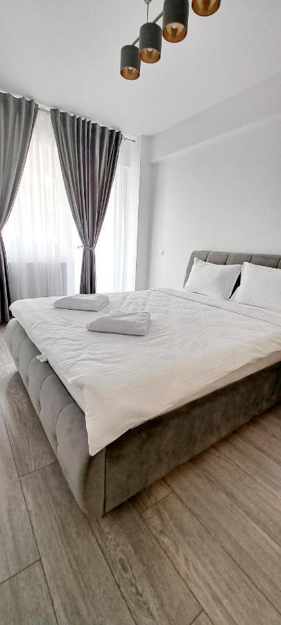Relax Home Apartment Q Iasi Bagian luar foto