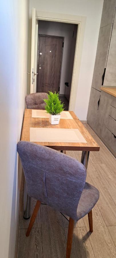 Relax Home Apartment Q Iasi Bagian luar foto