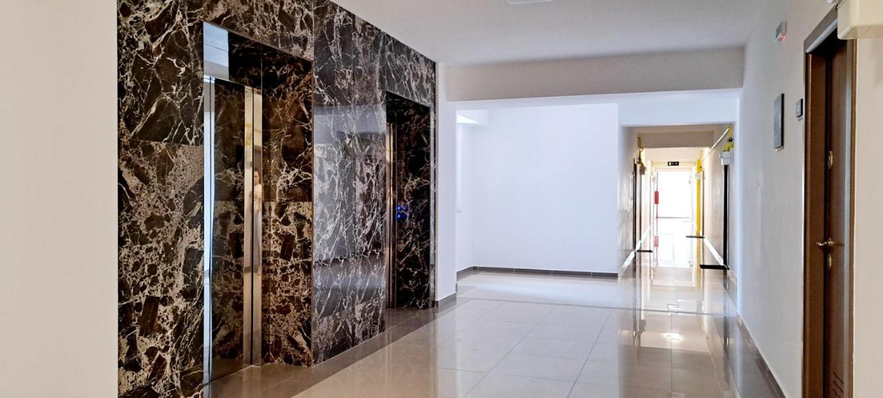 Relax Home Apartment Q Iasi Bagian luar foto
