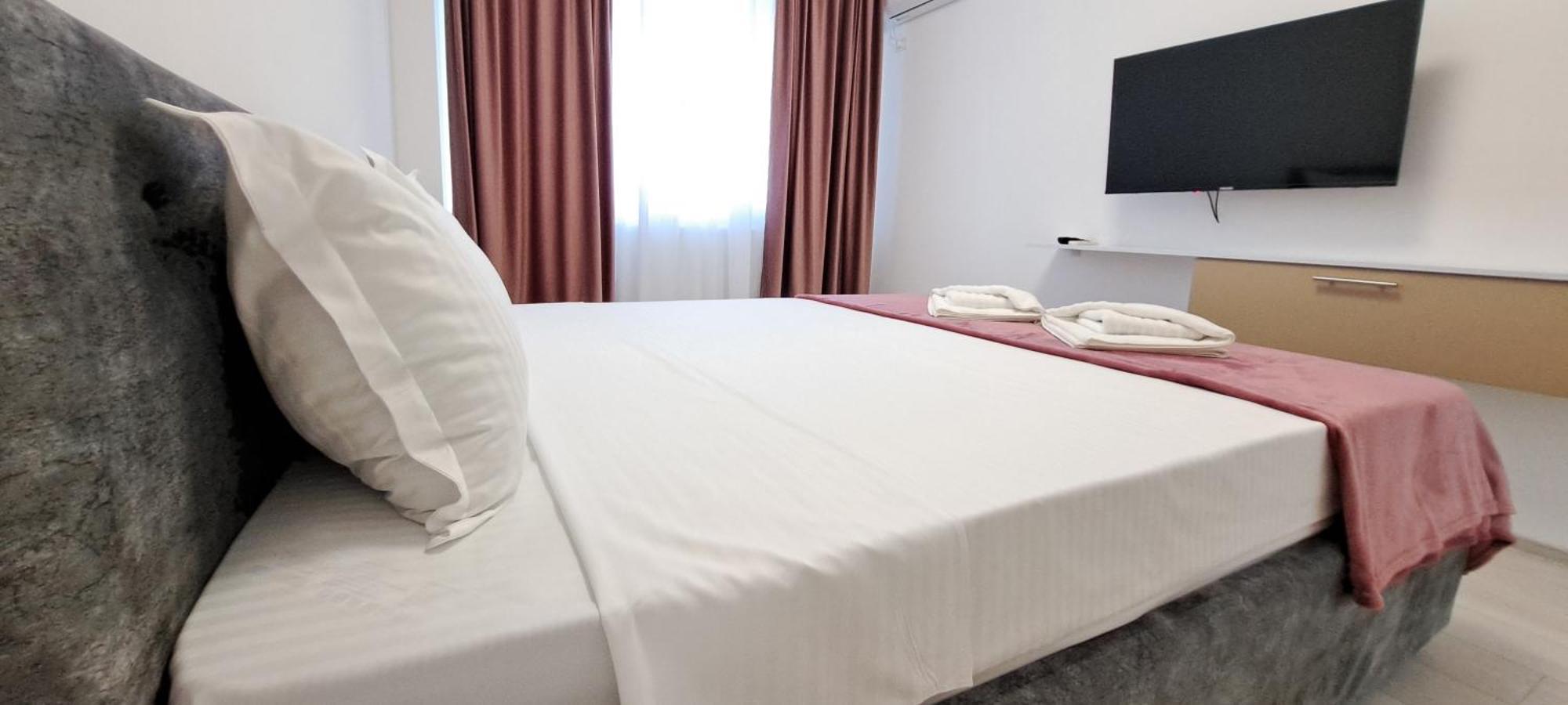 Relax Home Apartment Q Iasi Bagian luar foto