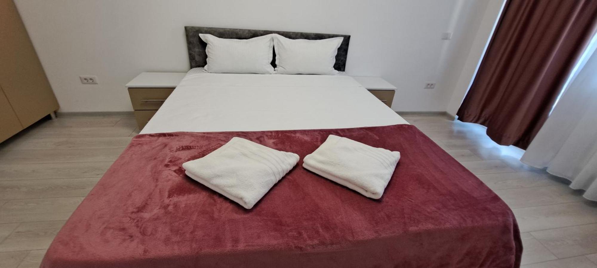 Relax Home Apartment Q Iasi Bagian luar foto